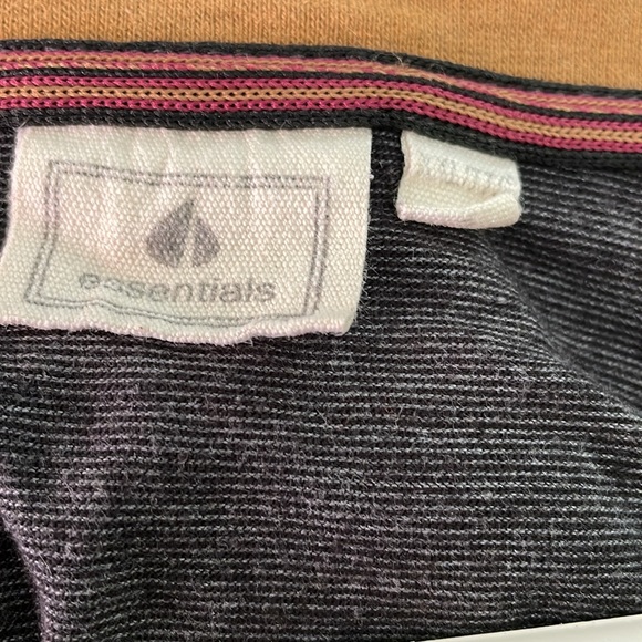 Two Tone Long Sleeve Shirt - Picture 3 of 4